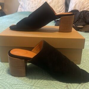 Gentle souls, suede sandals Black size 10 NWT